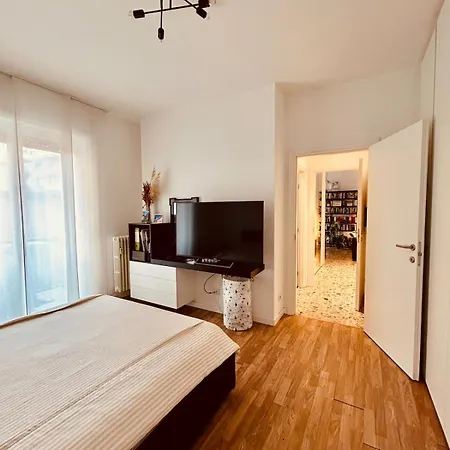 Apartment Cozy In Nw Milan