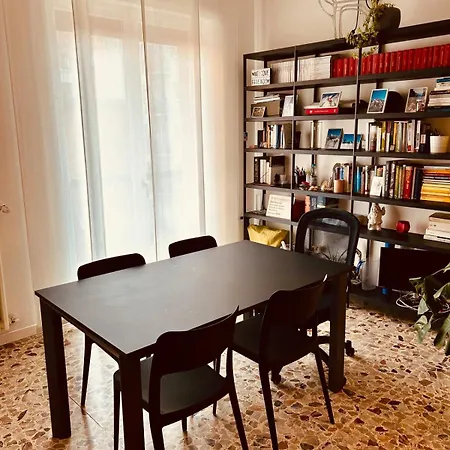 Apartment Cozy In Nw Milan